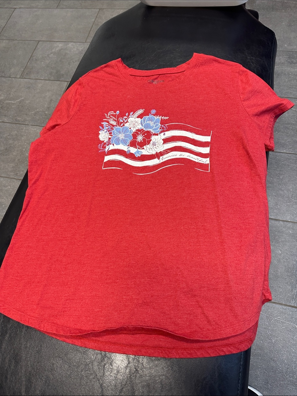 Maurices Red Short Sleeve Graphic Tee with Blue & White Floral Flag